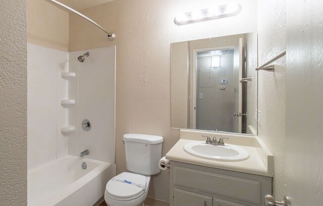 2 beds, 1 bath, $1,575, Unit 24