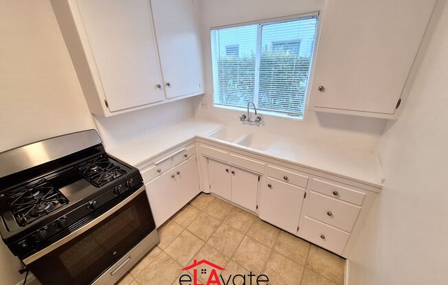 2 beds, 1 bath, $2,950