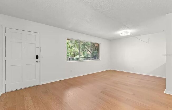 2 beds, 1 bath, $1,995, Unit APARTMENT A25