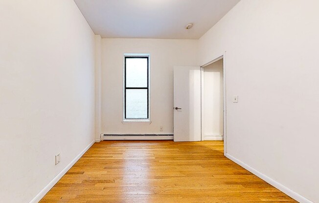 307 W 113 ST