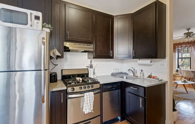 2 beds, 1 bath, 655 sqft, $2,650, Unit 617-B3