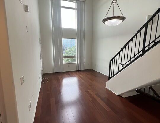 1 bed, 1 bath, 870 sqft, $3,000, Unit 464