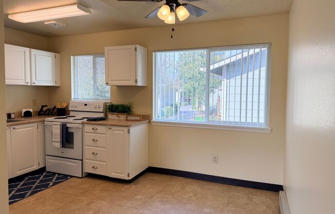 2 beds, 1 bath, 806 sqft, $1,469, Unit 6