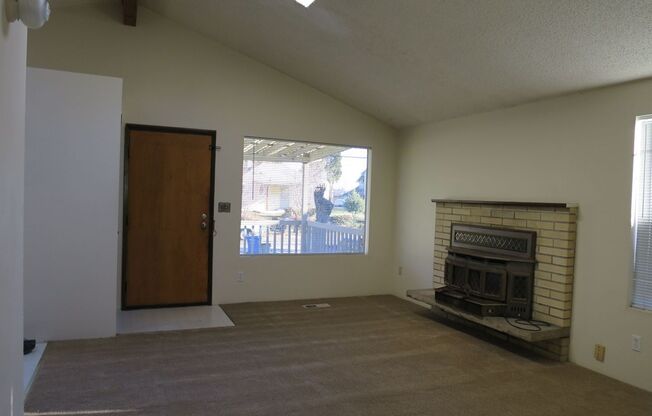 Charming 3 bedrooms 1.75 baths Rambler Home For Rent.