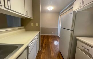 2 beds, 1 bath, $1,695, Unit 03