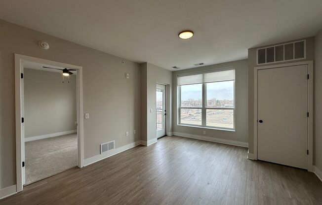 1 bed, 1 bath, 555 sqft, $1,795, Unit 516