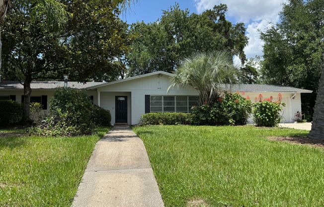 True Florida Home! Fantastic Location!