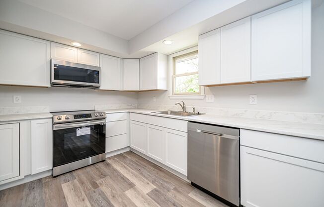 GEORGETOWN Duplex - SW Columbia – 3 Bed, 3 Bath  (Utilities set up and included for $1900/mth total)