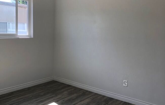 2 beds, 1 bath, 850 sqft, $2,425, Unit 4580 ½