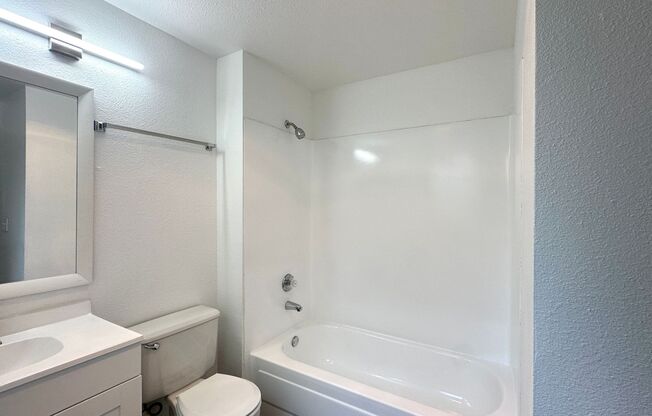 3 beds, 2 baths, 1,098 sqft, $2,090, Unit U102