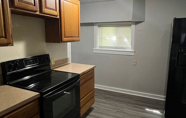 3 beds, 2 baths, $1,350