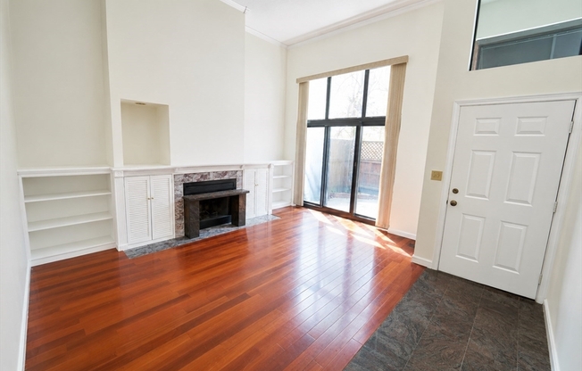 3 beds, 3.5 baths, 1,900 sqft, $4,800, Unit TH-3