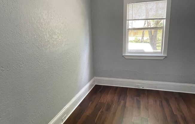 3 beds, 1 bath, $1,044