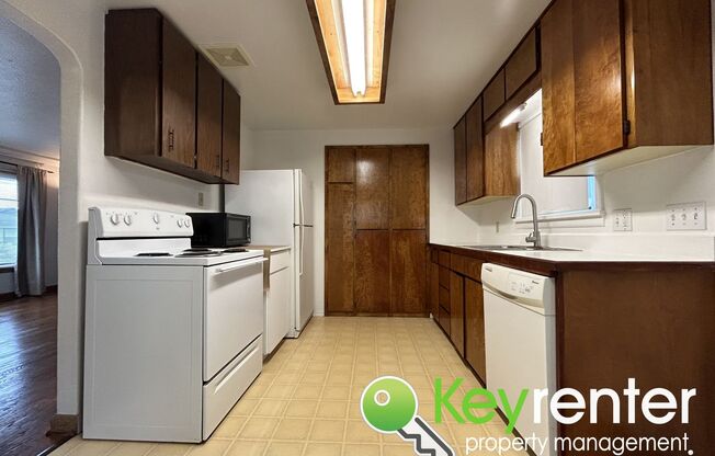 2 beds, 2 baths, $2,200