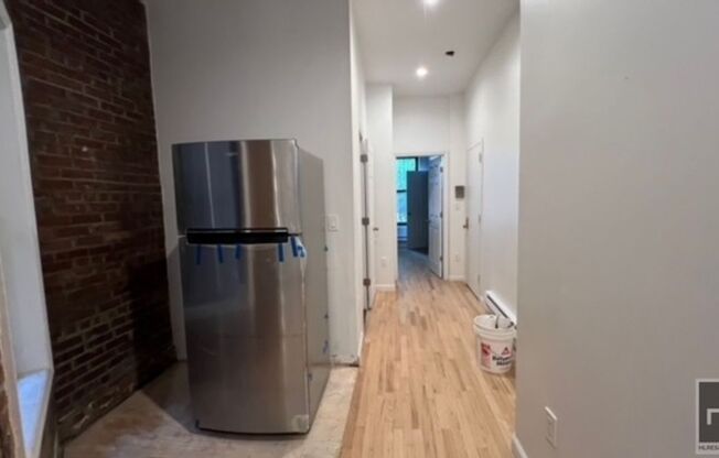 2 beds, 2.5 baths, $4,500, Unit 1R