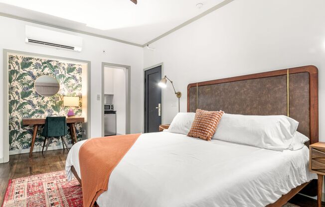 Studio, 1 bath, 300 sqft, $1,600, Unit 104