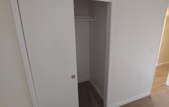 3 beds, 2 baths, 1,211 sqft, $2,005, Unit 1690-107