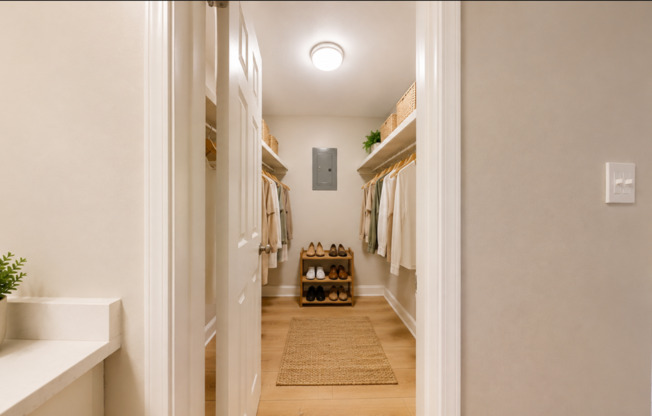 1 bed, 1 bath, 737 sqft, $939
