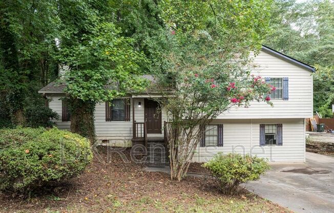 3038 COURTNEY DR