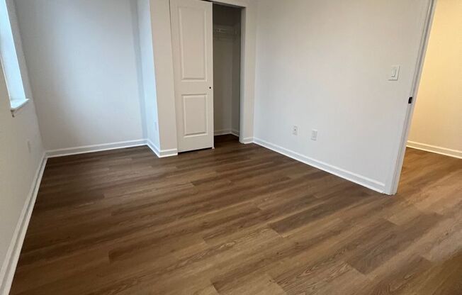 1 bed, 1 bath, $1,100, Unit Unit 3