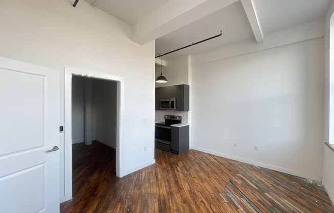 2 beds, 2 baths, 750 sqft, $1,650, Unit Unit 206