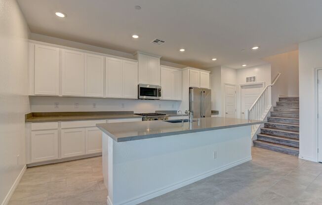 3 beds, 2.5 baths, $2,700, Unit # 1124