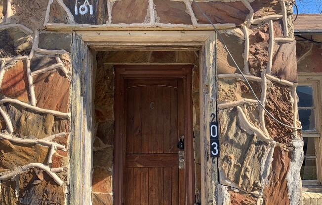 Red Rock Apartments, Denison