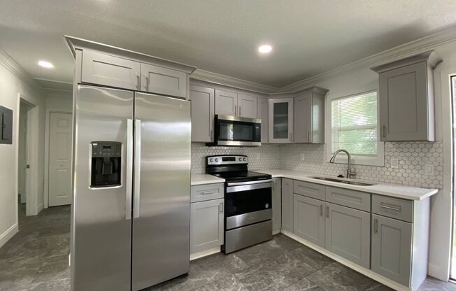 Kissimmee Two Bedroom One Bath Duplex Great Location and Community Available!