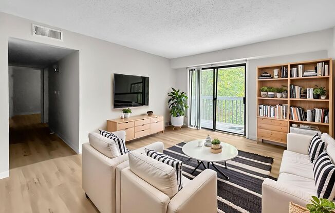 2 beds, 1 bath, 671 sqft, $895, Unit 3600-22