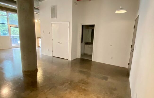 Studio, 1 bath, 695 sqft, $1,550, Unit A-210