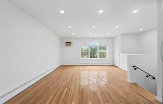 3 beds, 2 baths, 3,113 sqft, $3,750