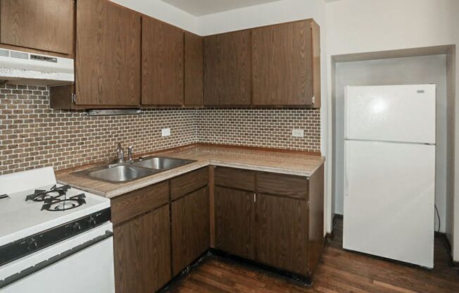 2 beds, 1 bath, 1,005 sqft, $2,650, Unit 873-B3