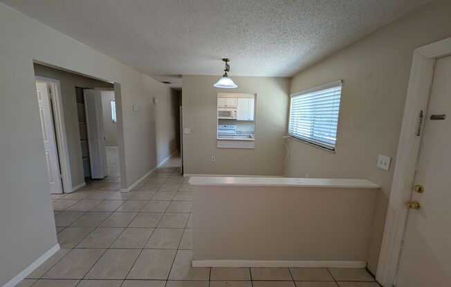 2 beds, 1 bath, $1,250, Unit Unit A