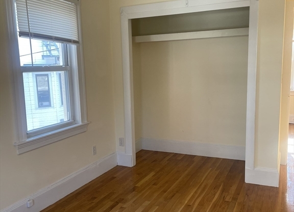 1 bed, 1 bath, 425 sqft, $2,000, Unit 3