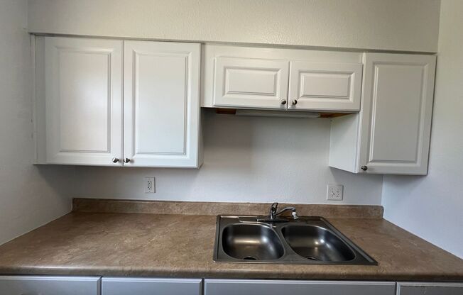 2 beds, 1 bath, $1,745, Unit #D