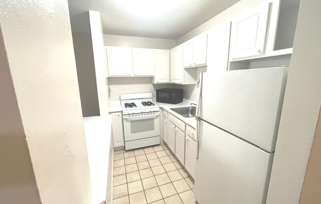 1 bed, 1 bath, $1,195, Unit 111