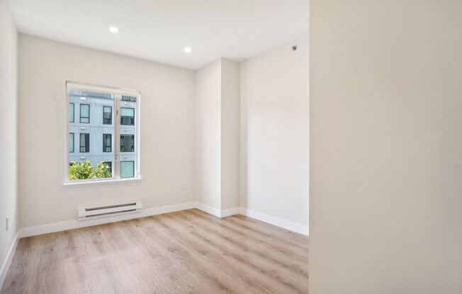 2 beds, 1 bath, 970 sqft, $2,795, Unit 402