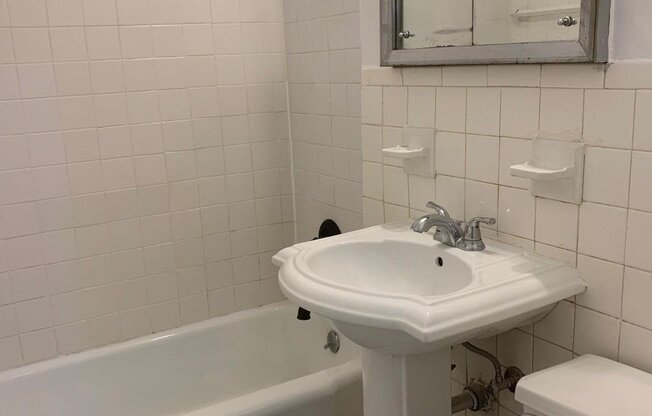 Studio, 1 bath, 550 sqft, $1,925, Unit 6D