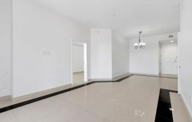 Two bedroom Park Avenue Condo/Freshly painted on 5th Floor