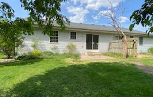 2 Bedroom 1.5 Bath Home Available in Elkhart!