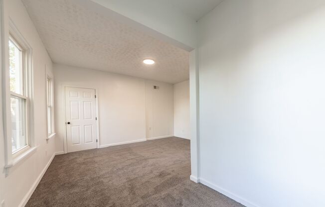 3 beds, 2.5 baths, $2,075, Unit Mt Washington