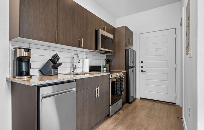 Studio, 1 bath, 327 sqft, $1,099, Unit #224
