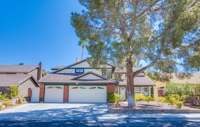 Luxury 5-Bedroom Fully Furnished Home- Ideal Location