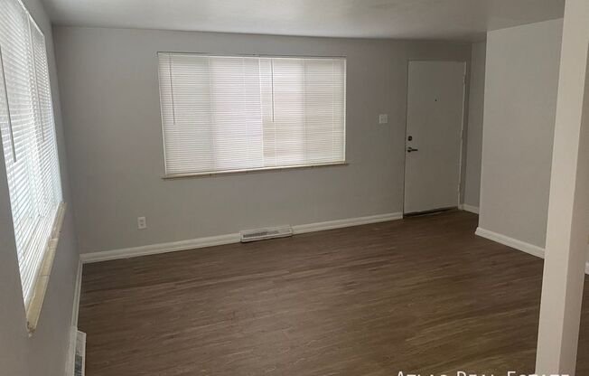 800 N MILLER CT
