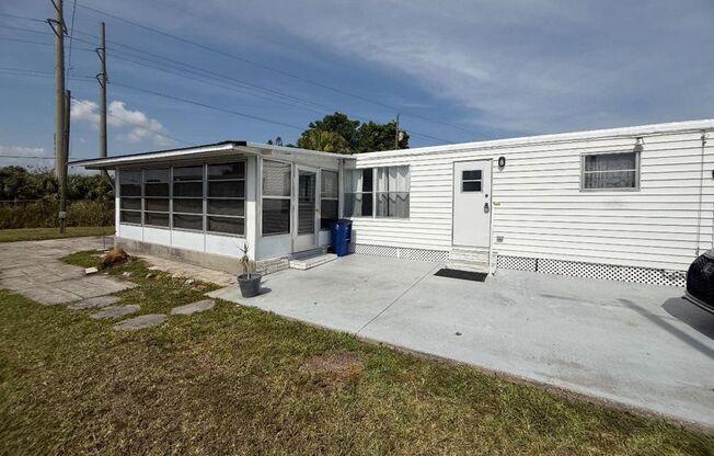 **FIRST MONTHS RENT FREE** 2 Bedroom Mobile home with Spacious yard!