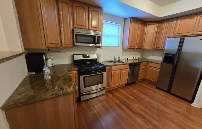 Spacious 3BR/2BTH w/ HW Floors, A/C, W/D, D/W, Deck