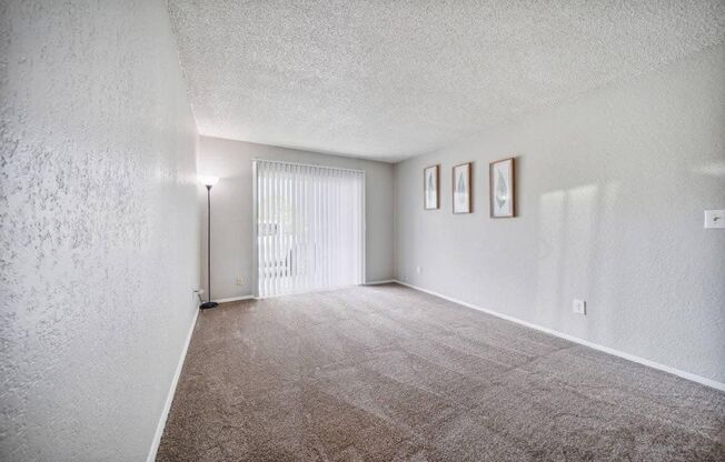 1 bed, 1 bath, 700 sqft, $779, Unit 60