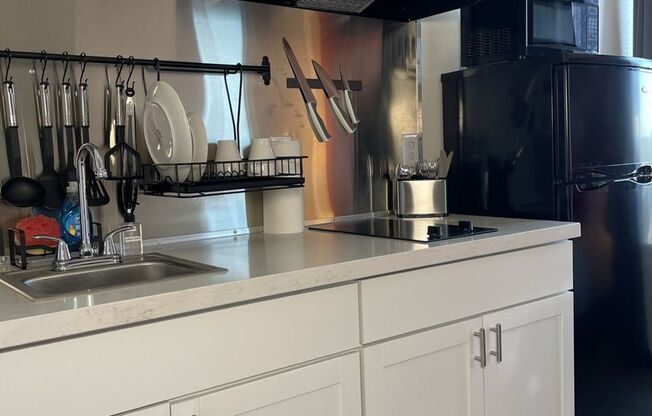 Studio, 1 bath, 260 sqft, $800, Unit 202