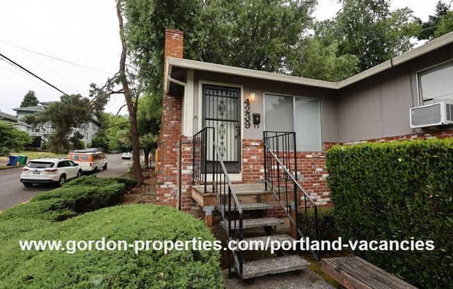 SE 15th Ave - remodeled 3 bedroom duplex with attached single car garage