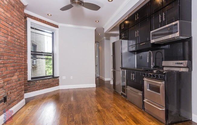 3 W 103 ST